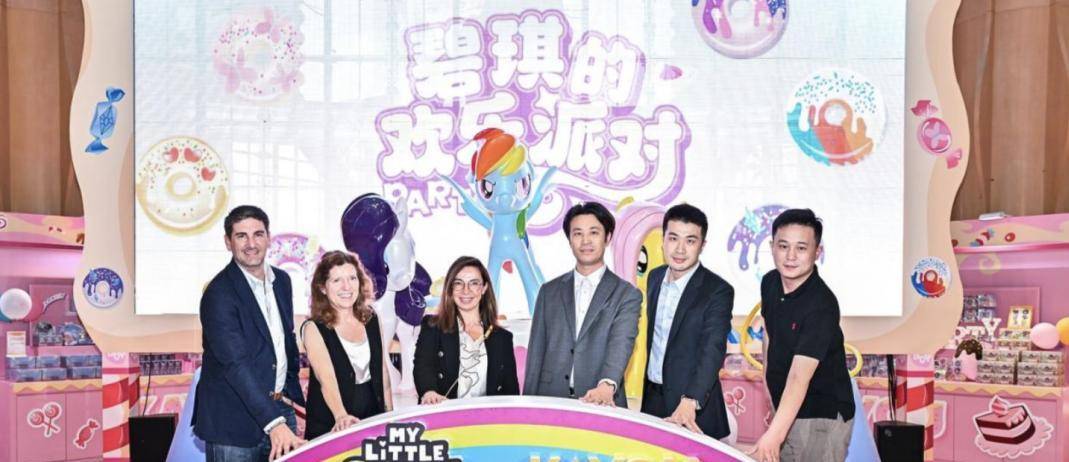 江夫妇靠几毛一张小卡牌竟实现了人生逆袭CQ9电子平台入口狂赚44亿！这对浙(图16)